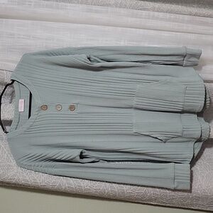 Pink lily long-sleeved top